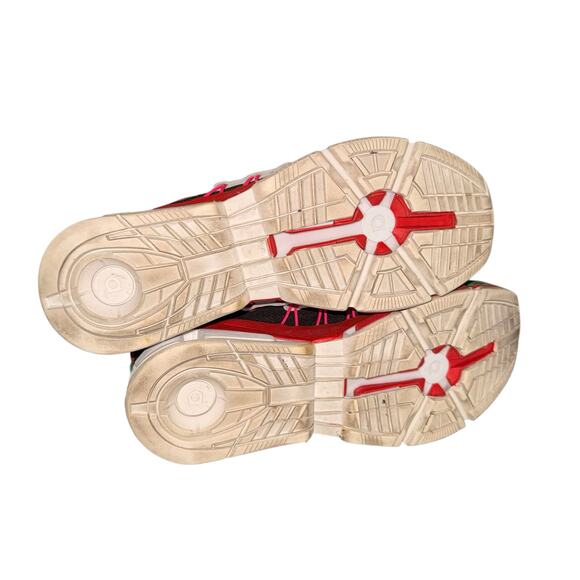 Athletic_Shoes